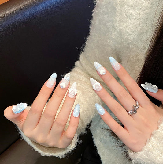 JINGGWW Baby Blue White Bear Paw Press On Nails